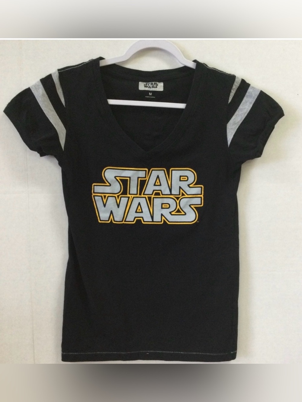 Licensed ⭐️ Star Wars Medium Black V-Neck Graphic Tee - 💯 Cotton